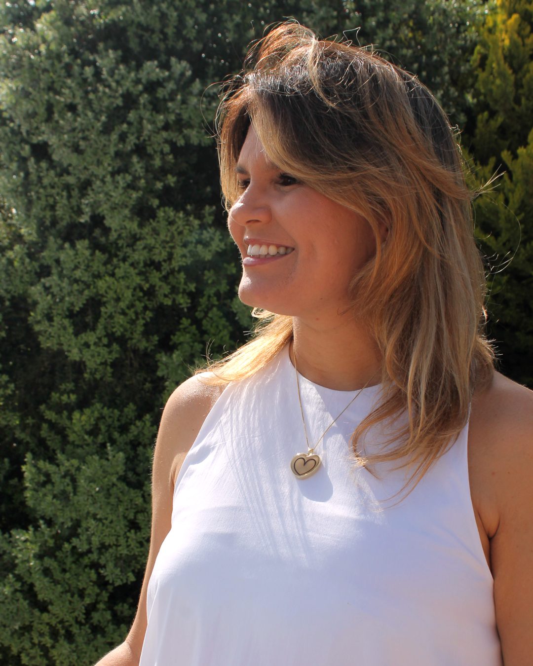 Ellen, fundadora de Lovely Memories, con una de sus piezas